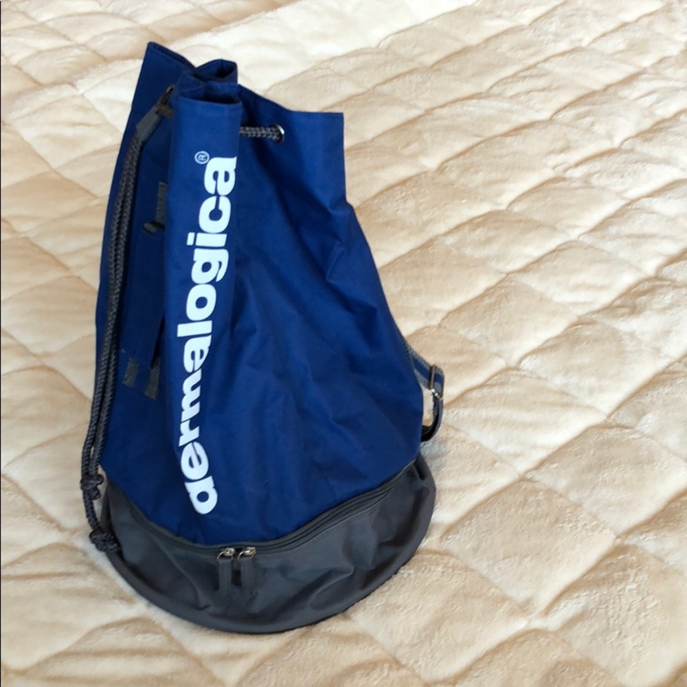Bucket bag